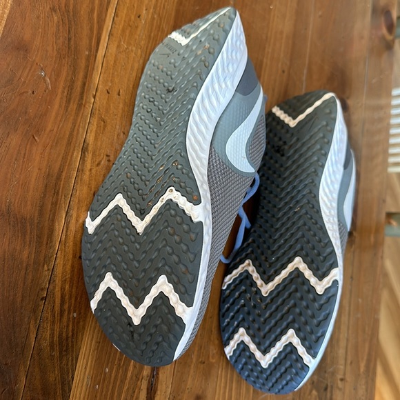 Nike Revolution 5 Men’s Sneakers Size 9 - Picture 6 of 6